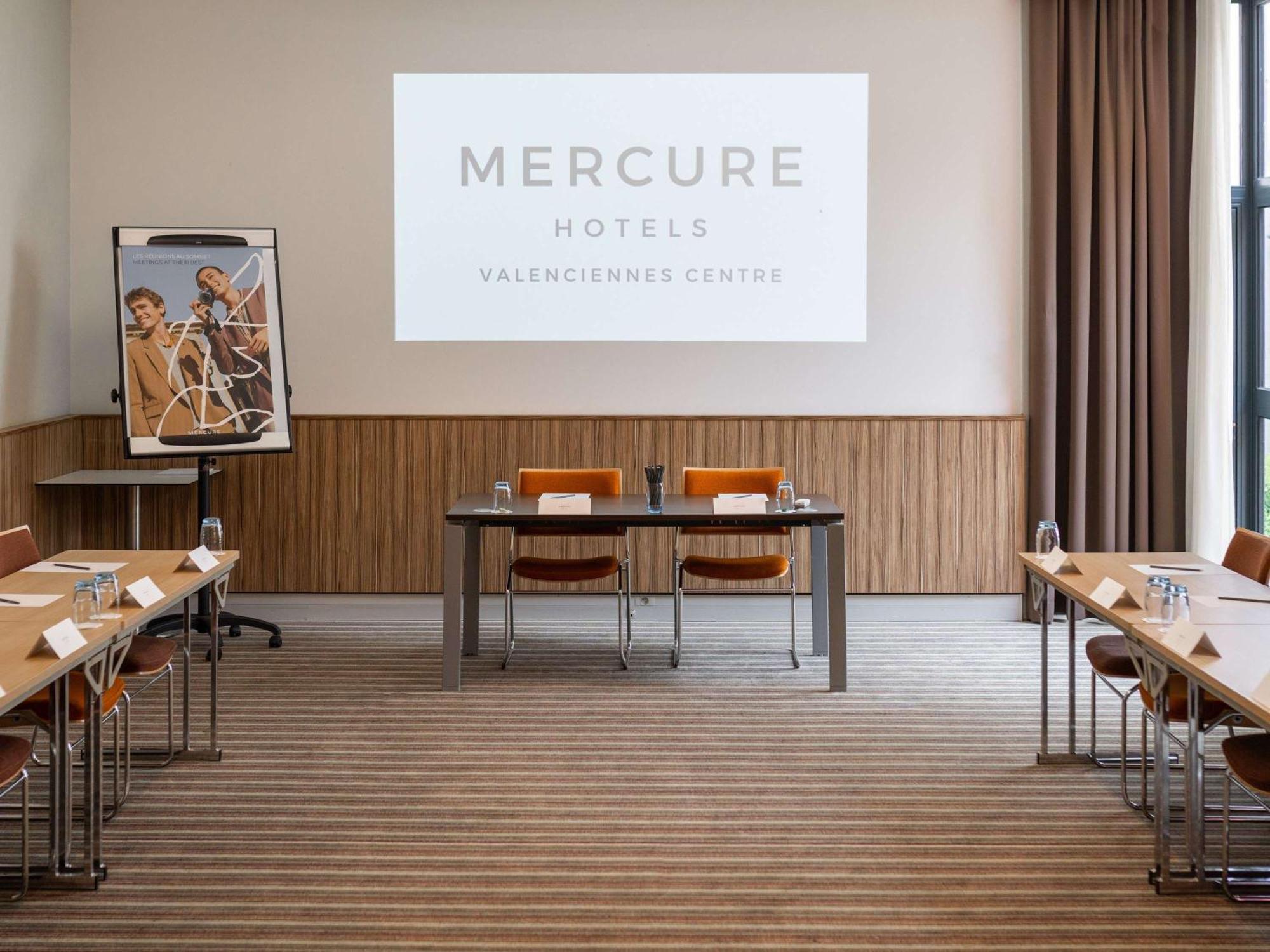 Mercure Valenciennes Centre Esterno foto